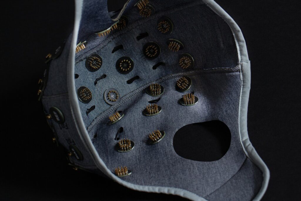 A Comparison of Electrodes: Dry, Wet and Soft - BrainAccess A Comparison of Electrodes: Dry, Wet and Soft