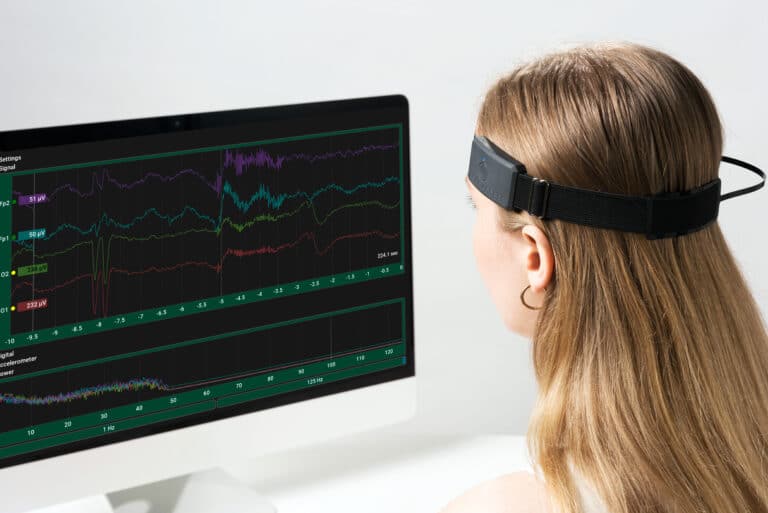 BrainAccess® Where a neuron meets a neuron AI-enabled electroencephalography (EEG) and hyperscanning solutions for research, Brain-computer interface (BCI) and other applications