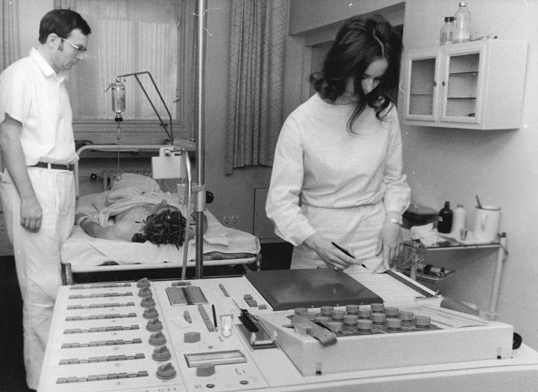 100 Years of EEG: How Examining the Brain Changed Neuroscience - BrainAccess 100 Years of EEG: How Examining the Brain Changed Neuroscience - BrainAccess